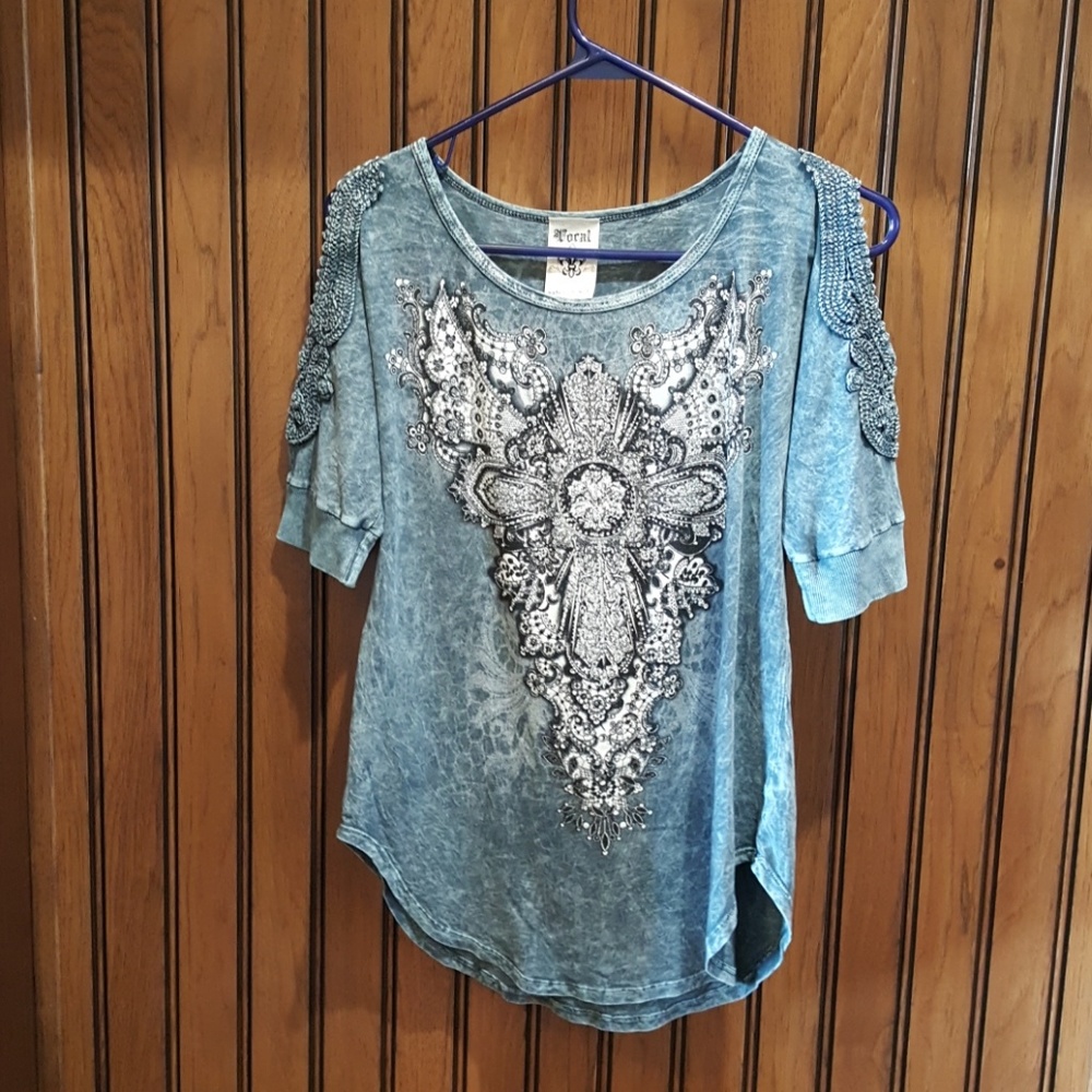 Womens short sleeve shirt